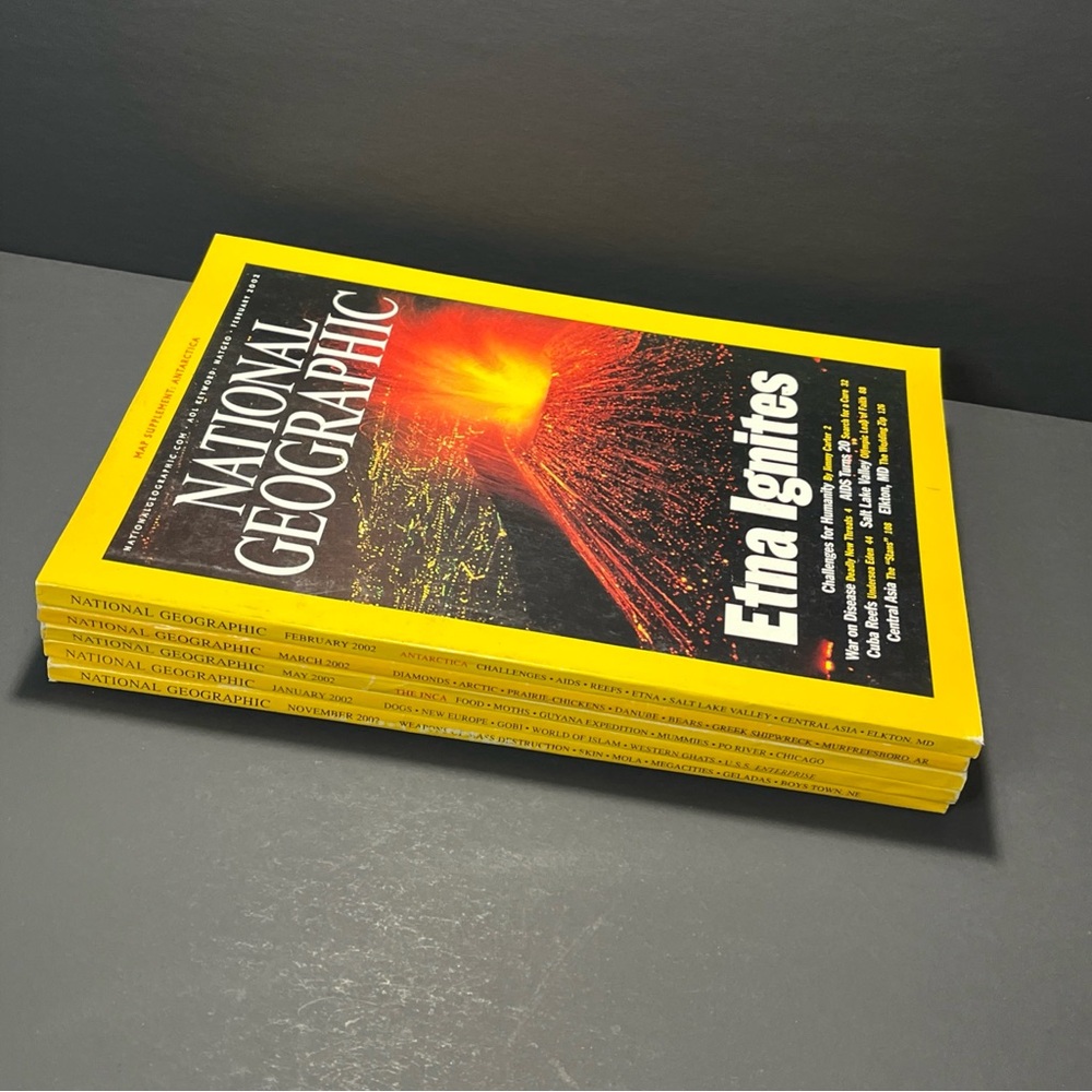 5x National Geographic Magazines Bundle (2002)